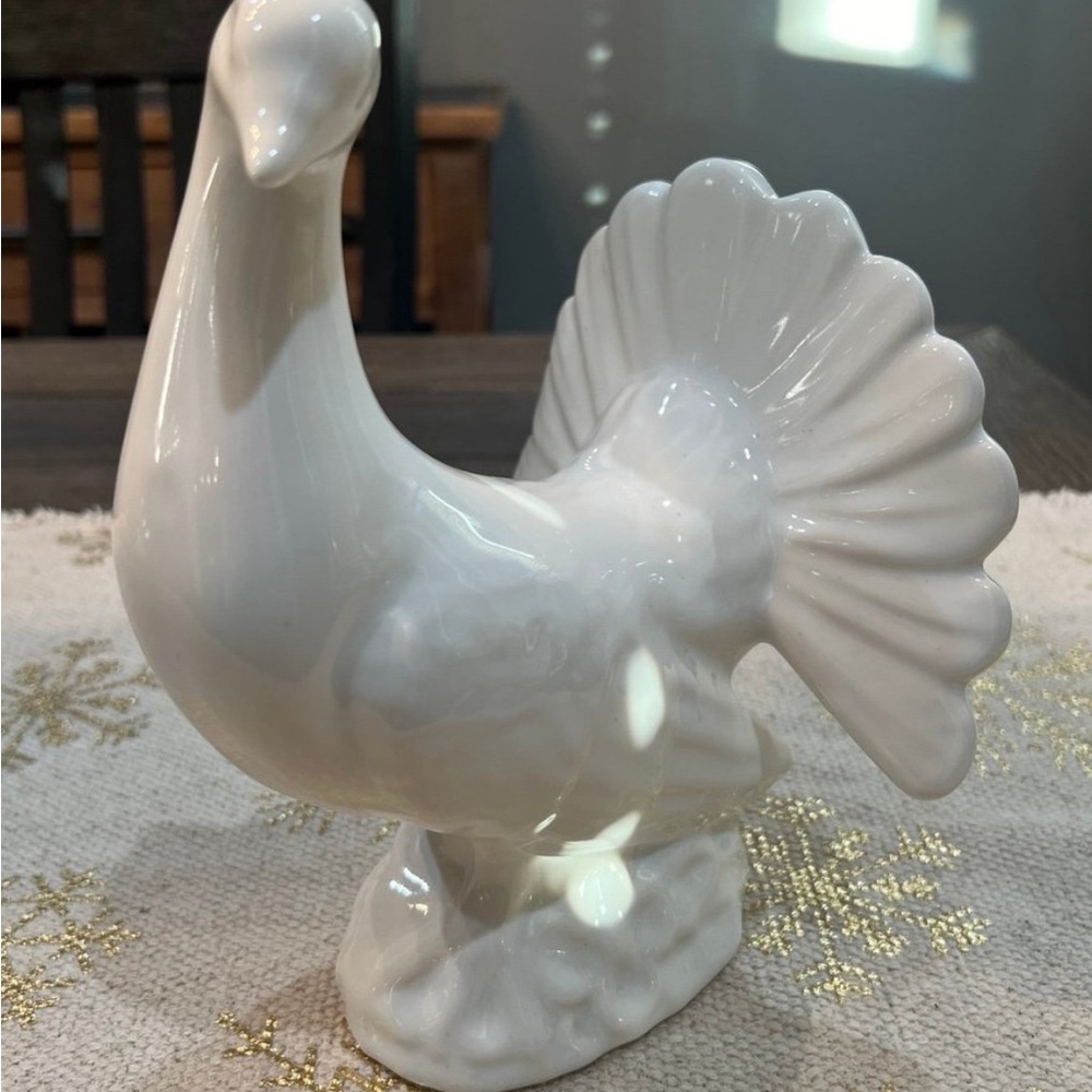 Elegant White Ceramic Bird Figurine - Picture 4 of 12